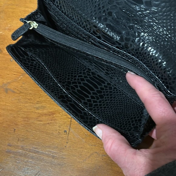 EUC Michael Kors Black Leather Snakeskin Pattern Fold Over Wallet - Picture 11 of 15